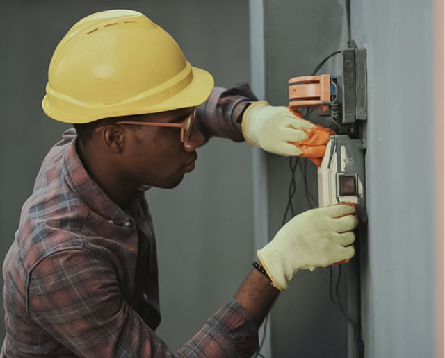 Chuveiro Elétrico em Contagem: Instalação, Manutenção e Segurança com Eletricista carlos silva